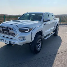 Toyota Tacoma 2016