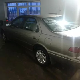 Toyota Camry 2000