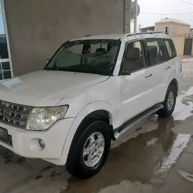 Mitsubishi Pajero 2008