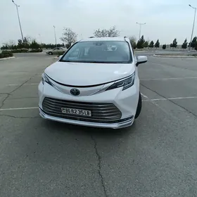 Toyota Sienna 2021