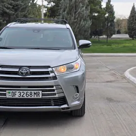 Toyota Highlander 2019