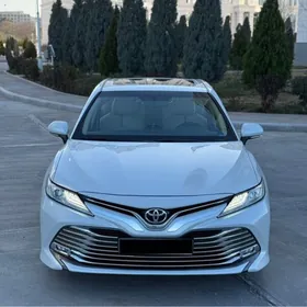 Toyota Camry 2020