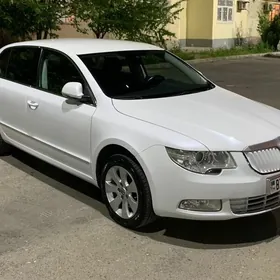 Skoda Superb 2011