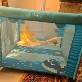 манеж chicco  почти новая