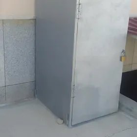 железный шкаф