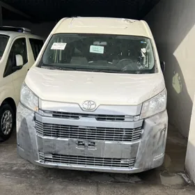 Toyota Hiace 2025