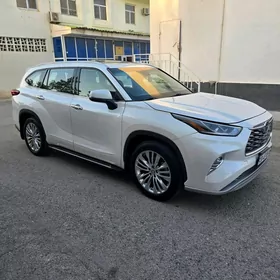 Toyota Highlander 2022