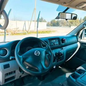 Nissan NV3500 2014