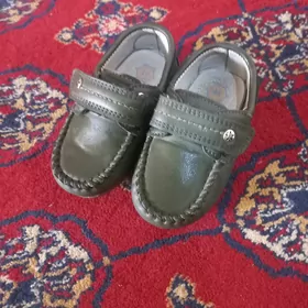 Çaga köwüş oglanjyga