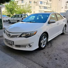 Toyota Camry 2012