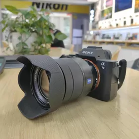 Sony a7 II obyektiwi 24-70