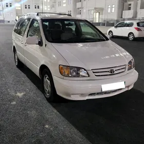 Toyota Sienna 2002