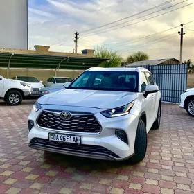 Toyota Highlander 2023