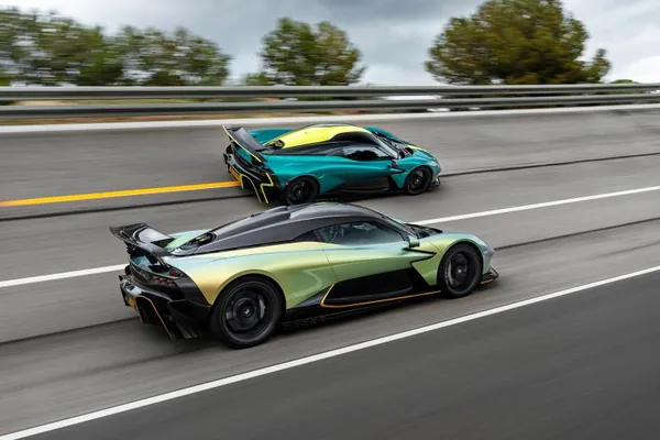 Aston Martin испытала перед выпуском 1000-сильный гиперкар Valhalla