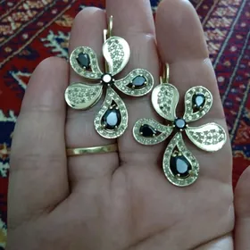gyzyl gulakhalka