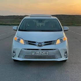 Toyota Sienna 2019
