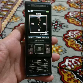 Sony Ericsson C905 telefon