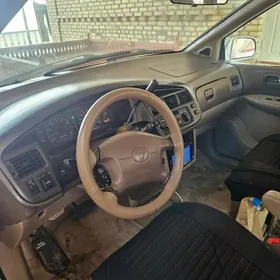Toyota Sienna 2000