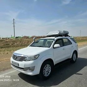 Toyota Fortuner 2013