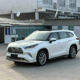 Toyota Highlander 2021