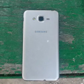 Samsung J 7
