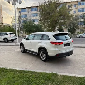 Toyota Highlander 2019