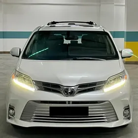Toyota Sienna 2019