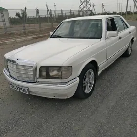 Mercedes-Benz 500SEL 1988