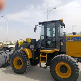 XCMG LW300F 2025