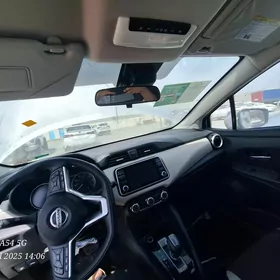 Nissan Versa 2021