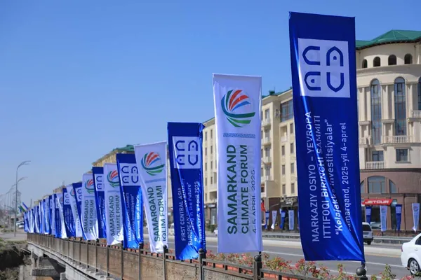 Serdar Berdimuhamedow Samarkant halkara klimat forumyna gatnaşdy