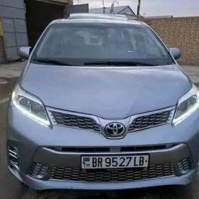 Toyota Sienna 2018