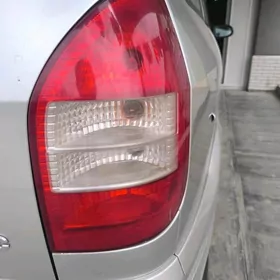 Zafira stop far