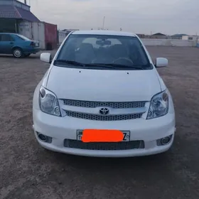 Toyota XA 2005