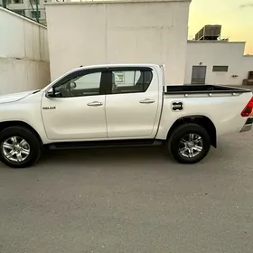 Toyota Hilux 2025