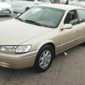 Toyota Camry 1999