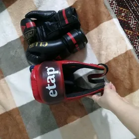 Бокс, шлем, перчатки