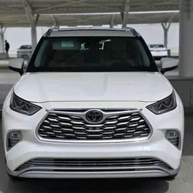 Toyota Highlander 2021