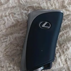 ES lexus pult.