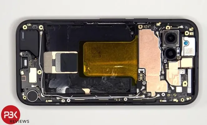 Google Pixel 9a вскрыли еще до старта продаж: что скрыто под крышкой?