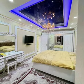 EXCLUSIVE HOUSE
