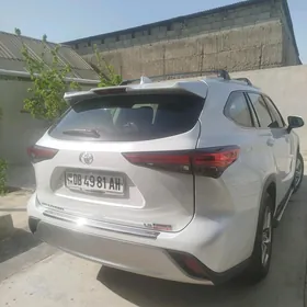 Toyota Highlander 2020