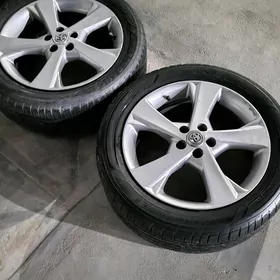 Corolla exclusive diska R17
