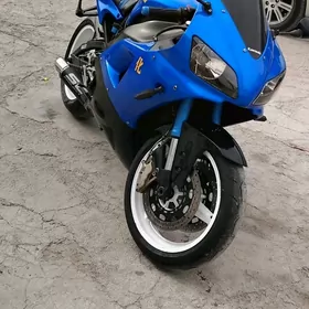 Yamaha Artistic 2002