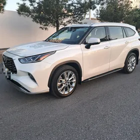 Toyota Highlander 2021