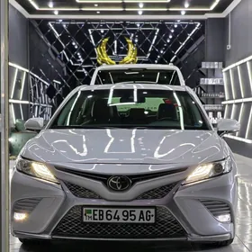 Toyota Camry 2018