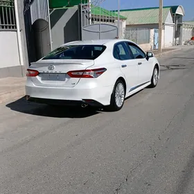 Toyota Camry 2018