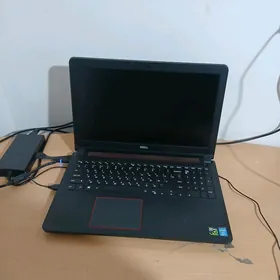 Ноутбук Dell