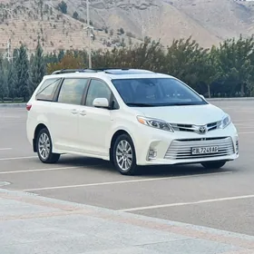 Toyota Sienna 2018