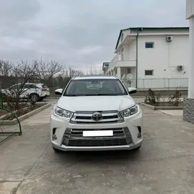 Toyota Highlander 2019